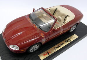 Maisto 1/18 Scale 31836 - 1996 Jaguar XK8 Convertible - Dark Red