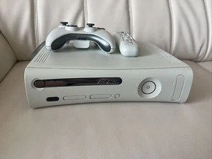 Xbox 360(60 GB)  Three Pieces - Bild 1 von 7