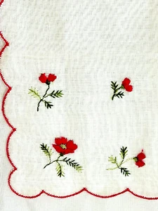 Vintage Printed Floral Hankie Red Flowers Green Scallop Edge Handkerchief 10.75" - Picture 1 of 10