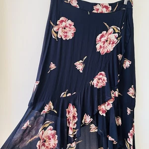 WITCHERY 12 Floral Faux Wrap Midi Skirt Navy Pink Hi-Low Hem Ruffle Boho Summer - Bild 1 von 15