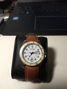 Victorinox Swiss Army Maverick 241492 White Dial Stainless Leather Band Watch - Foto 1 di 6