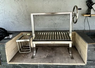 不锈钢户外烧烤 Parrilla Santa Maria 阿根廷烧烤架 V 格栅 — 第 1/4 张图片