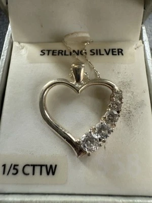 Ожерелье с сердцем с бриллиантовым акцентом серебро 925 пробы 22 дюйма - Изображение 1 из 4