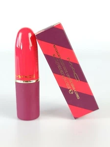Lápiz labial mate dulce cascanueces MAC Amor prohibido - tostadas y mantequilla - Imagen 1 de 12