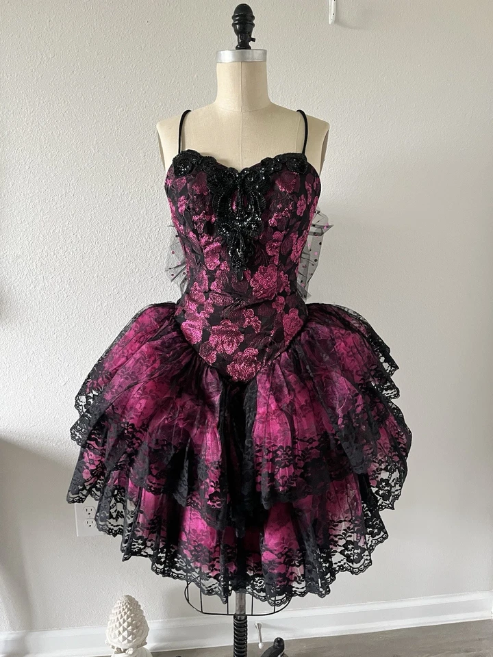 Vestido de salón vintage años 80 Loralie rosa negro encaje tafetán tul graduación caprichoso Foto 1 de 4