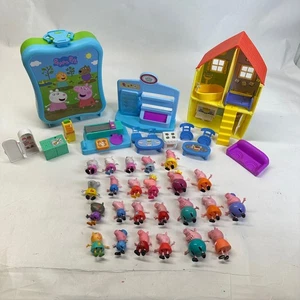 Lot of Peppa Pig Figs Playset Toy House Supermarket Accessories Carrying Case - Picture 1 of 21