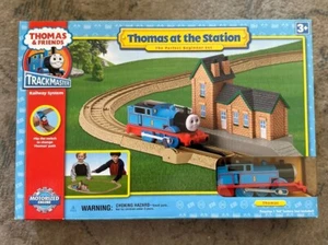 Trackmaster Thomas Train Thomas at the Station Battery Operated Set! New!! - Picture 1 of 2