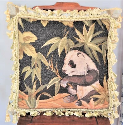 Шерстяная наволочка на подушку сделанная на заказ черная подушка 25x25 с пандой и бамбуком - Изображение 1 из 4