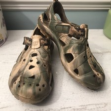 skechers camo sandals