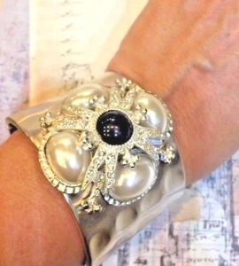 IMPRESIONANTE PULSERA DE PUÑO ST JOHN TONO PLATEADO - Imagen 1 de 8