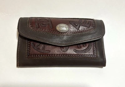 Бумажник складной American West из тисненой кожи коричневый фирменный узор вестерн 🼼 - Изображение 1 из 4