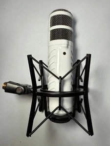 RODE Podcaster USB Broadcast Microphone White and shock mount - Picture 1 of 4