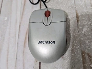 Microsoft Modello 1020 Notebook Mouse Ottico USB Cablato Mini Mouse Testato - Foto 1 di 12
