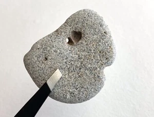 Roca de playa natural Holey con corazón❤️impresión en piedra Adder Hag Love Wish mystic EE. UU. - Imagen 1 de 10