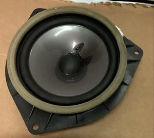 ALTAVOZ PUERTA DELANTERA 10-15 LEXUS IS250C IS350C IS C PIONEER OEM 86160-53340 - Imagen 1 de 3