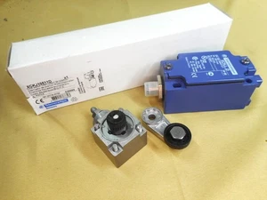 Schneider XCKJ10511D limit switch (NIB) - Picture 1 of 3