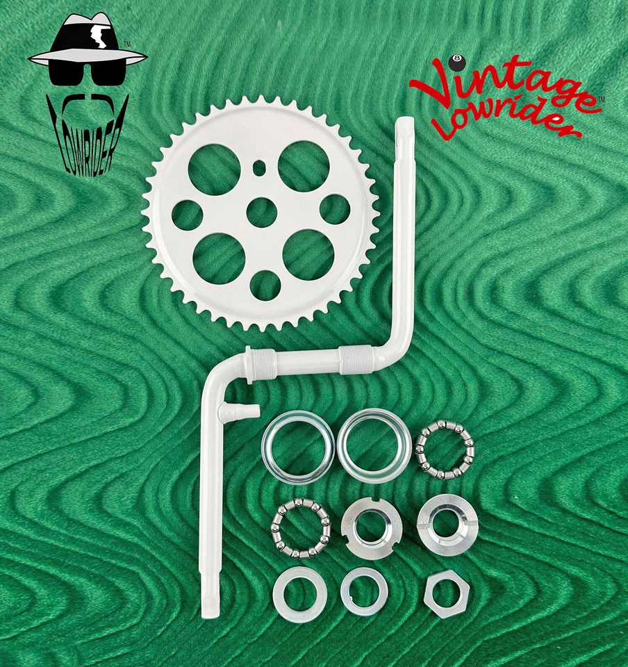 VINTAGE LOWRIDER 6 1/2" LONG WHITE BICYCLE 1 PIECE STEEL CRANK W/B.B & CHAINRING - Image 1 of 2