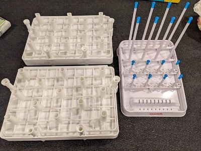 2x Dr. Brown drying bottle rack + 1x Munchkin - Image 1 of 4