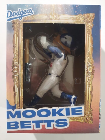 MOOKIE BETTS BOBBLEHEAD DODGERS STADIUM SGA 08/30/2021 LOS ANGELES DODGERS Cover