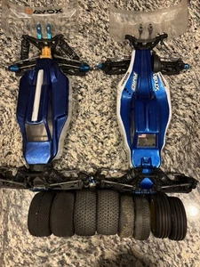 (TWO) Associated RC10b5 Cars B5m Rc10b5m Buggy Rc 1/10 Electric Rollers Parts - Picture 1 of 15