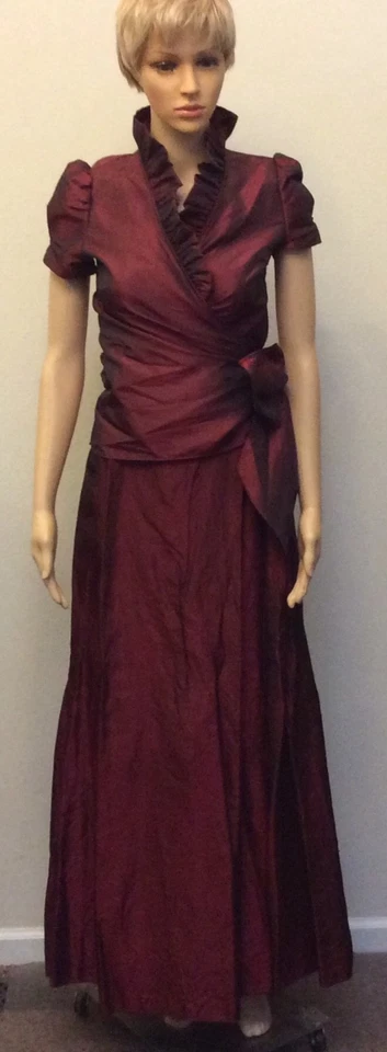 Vestido Sooki Pequeño Vino Tinto Volantes Tafetán Look 2 piezas Formal Baile de graduación Vestido de Boda Usado en Excelente Condición Foto 1 de 4