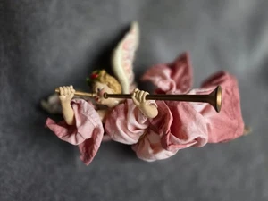 Papel Maché y Resina Navidad ÁNGEL VOLADOR Adorno/Árbol Topper 9" con Cuernos - Imagen 1 de 5