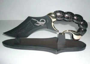S0124 DARK BLACK SCORPION CRAWS DAGGER KNIFE DEATH SWORD W/ TABLE STAND 13.4" - Picture 1 of 6