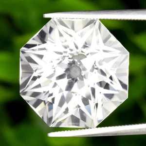 π 18.19ct 16.3x16.3mm VVS Octagon Natural White Quartz - Brazil Gemstone - Picture 1 of 4