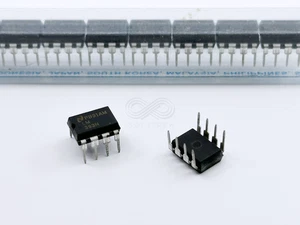 17PCS LM393N NSC Dual Comparator IC Open-Collector 36V DIP-8 Low-Power - Picture 1 of 2