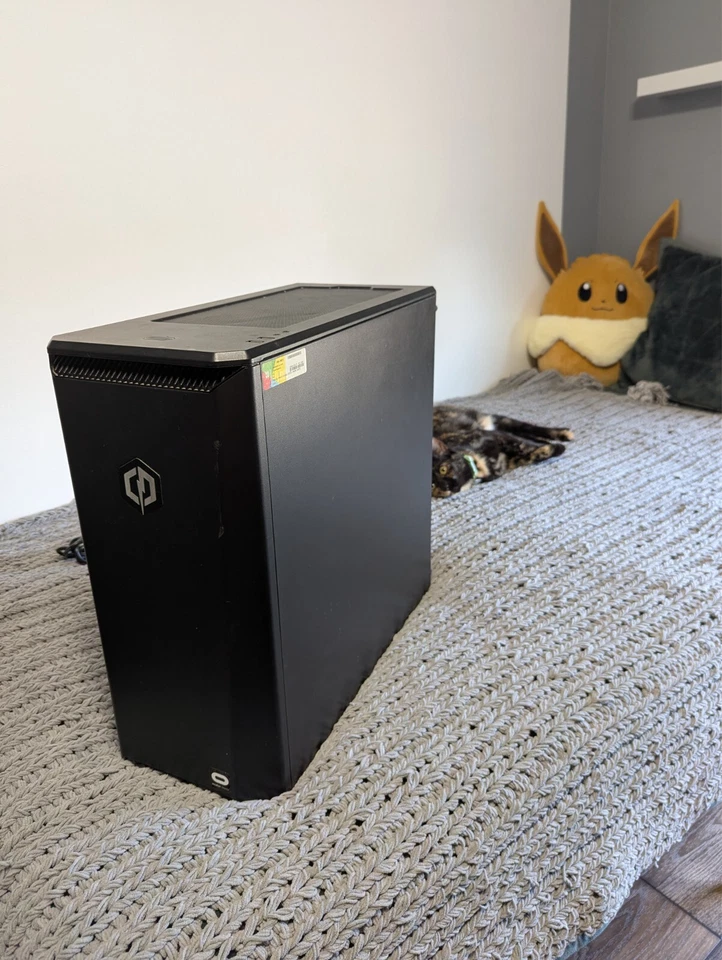 CyberPower Gaming PC, AMD FX-8350, Radeon RX 480, 8G RAM, 512G SSD, 1TB HDD, W10 - Image 1 of 3