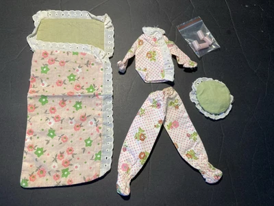 Vintage Barbie Mattel 1973 Skipper Sleep-over Party - Get Ups N Go Foto 1 de 4