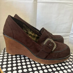 Mocasín informal de gamuza sintética marrón lado este inferior años 90 Y2k tacón de cuña hebilla 11 W - Imagen 1 de 6