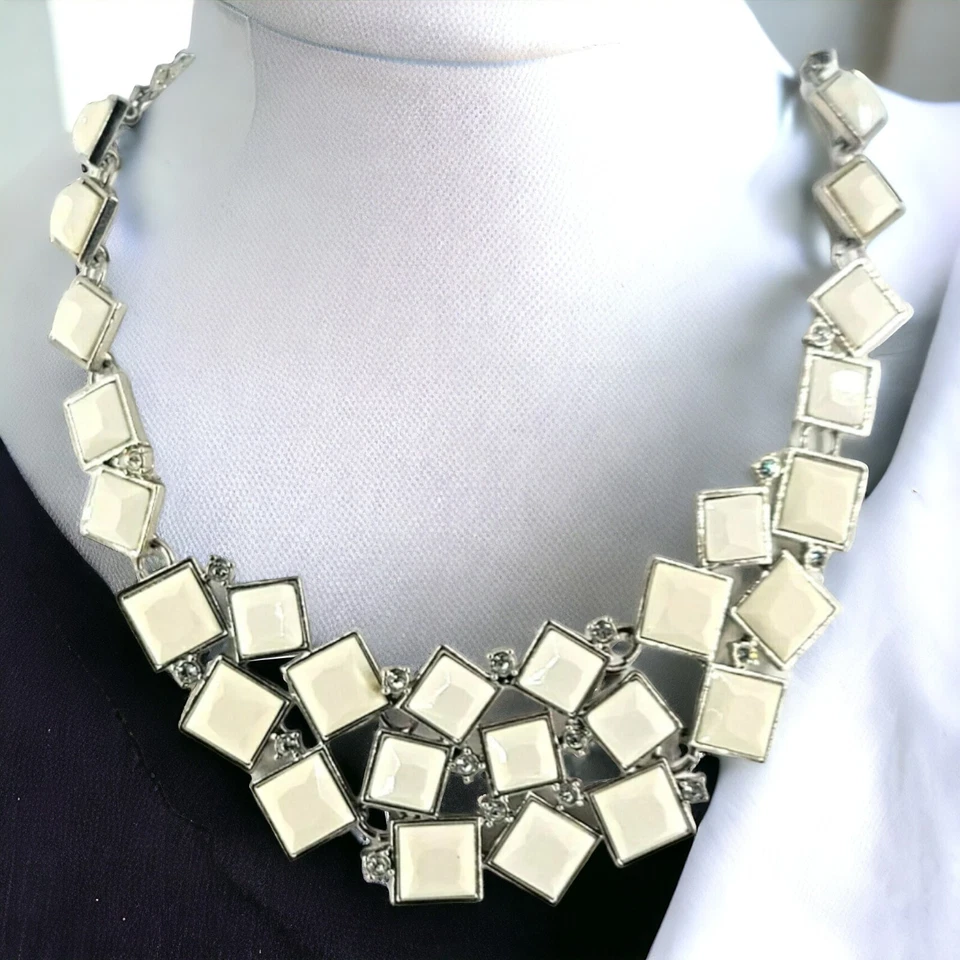 LOFT Blanco Geométrico Cuadrado Tono Plata Babero Distintivo Collar 24" Foto 1 de 4