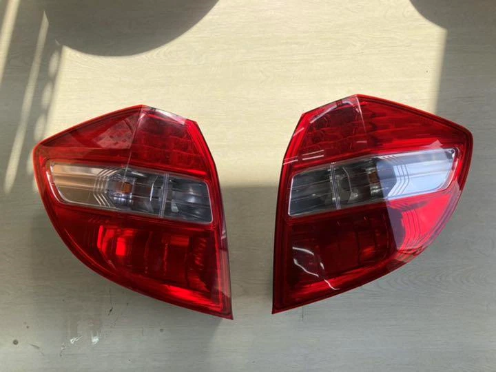 Juego de luces traseras derecho izquierdo genuino Honda Fit Ge6 Jazz 2009-2014 OEM JDM Foto 1 de 4