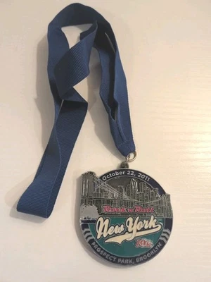 New York Rock’n’ Roll 10K Medalla 2011 Oficial Prospect Park Brooklyn Finisher S7 Foto 1 de 3