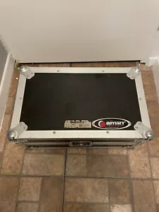 Odyssey Black/Chrome 10" DJ Mixer Case - Bild 1 von 8