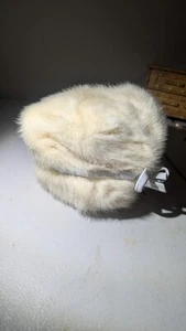 Antique 50's - 60's Fur Pillbox Hat with White Leather Strap Bow - Picture 1 of 10