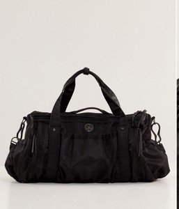 lululemon keep on running duffel