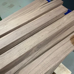 Brett Nussbaum 130cm Massiv Holz Kantholz Bohle Vierkantholz Leiste Holzleiste - Bild 1 von 10