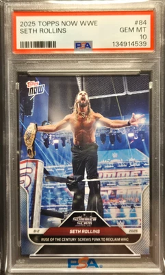 2025 Topps Now WWE - Seth Rollins #84 PSA 10 Ruse of the Century/Screws CM Punk Foto 1 de 2