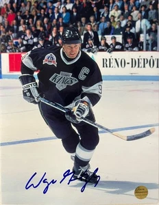 Signed Autographed Wayne Gretzky Los Angeles Kings 11x8.5 Photo with COA - Picture 1 of 6