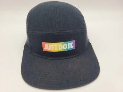 Nike Just Do It Rainbow Pride Be True 5 paneles gorra ajustable a presión hombres mujeres Foto 1 de 4