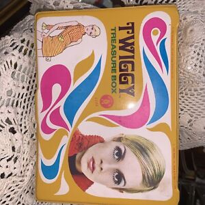 Vintage 1967 Mattel Vinyl Twiggy Treasure Box in VGC for age
