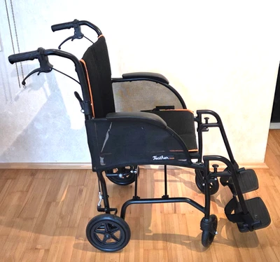 Euro Reha Faltbarer Transport-Leichtgewichtrollstuhl *EXTREME* Schwarz - Bild 1 von 4