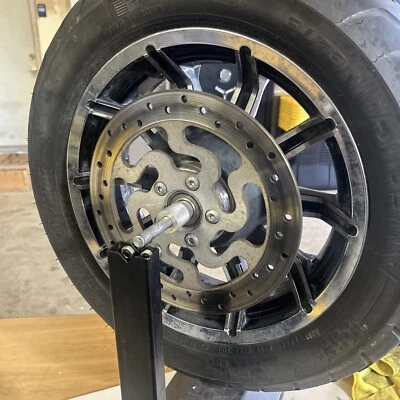 Harley Davidson Electra Glide Ultra Limited 2015 rueda trasera OEM Foto 1 de 4