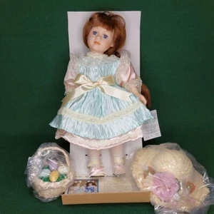 Geppeddo Emily 13 Zoll Porzellan Ostern Puppe lange braune Haare blaue Augen #11B967 - Bild 1 von 13