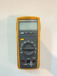 MULTÍMETRO FLUKE 233 PANTALLA REMOTA TRUE RMS (SOLO PIEZAS NO FUNCIONA) - Imagen 1 de 6