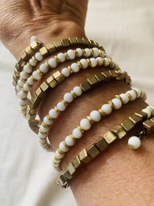 Vintage White &Gold Multi Strand Acrylic Bead Coiled Flex Bracelet 3 Inches - Picture 1 of 7