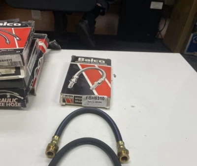 MANGUERA FLEXY PARA FRENO DELANTERO DATSUN 120Y B210 SE ADAPTA IZQUIERDA O DERECHA Foto 1 de 2