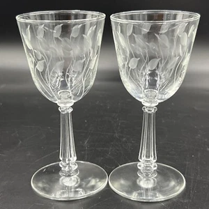 Libbey Crystal Leaf wine Glasses Set of 2 - Picture 1 of 6